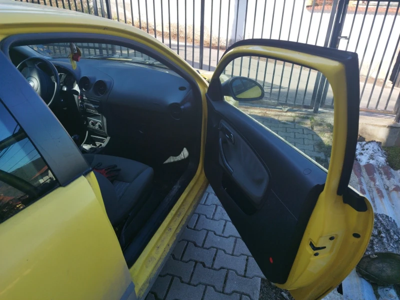 Seat Ibiza, снимка 7 - Автомобили и джипове - 52415793