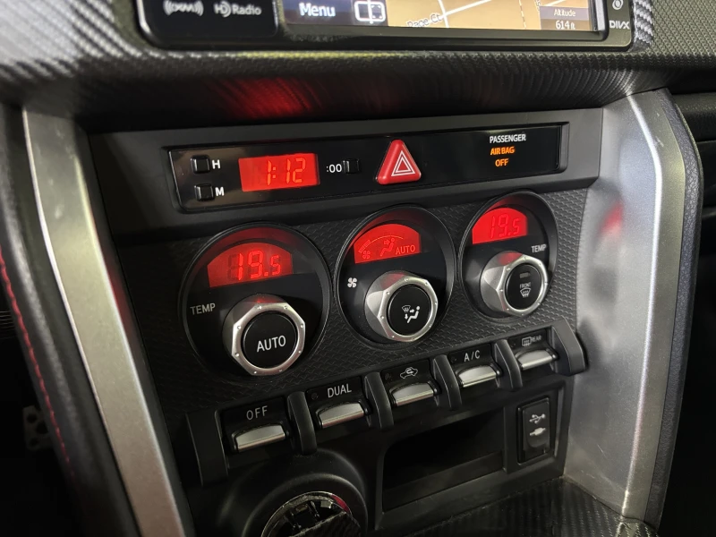 Subaru BRZ SPORT-TECH* CARBON* HIGH PERFORMANCE + + + , снимка 13 - Автомобили и джипове - 52334993