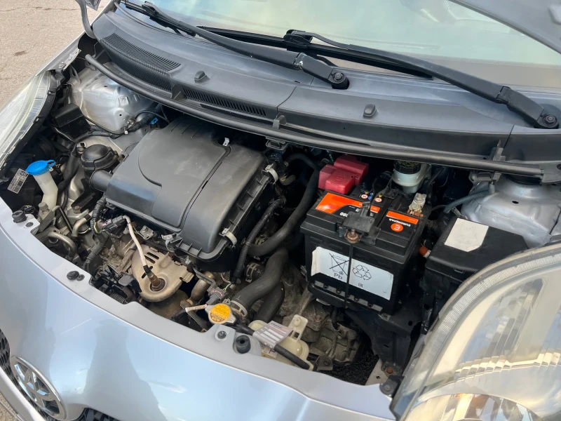 Toyota Yaris БЕНЗИН, снимка 12 - Автомобили и джипове - 52540751