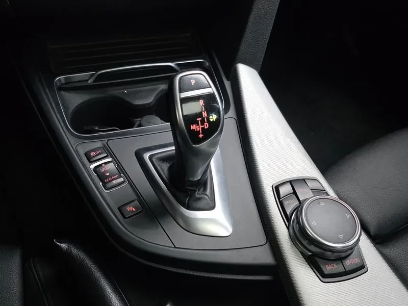 BMW 320 d, снимка 9 - Автомобили и джипове - 54592994