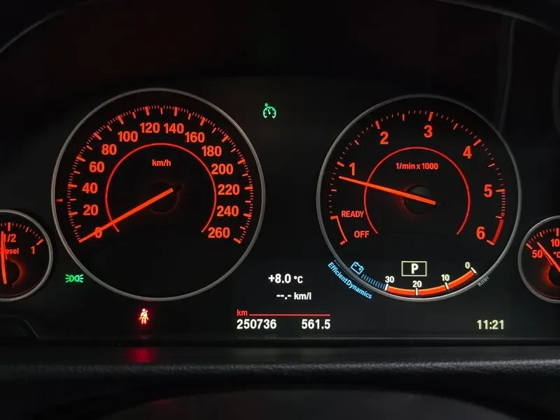 BMW 320 d, снимка 8 - Автомобили и джипове - 54592994