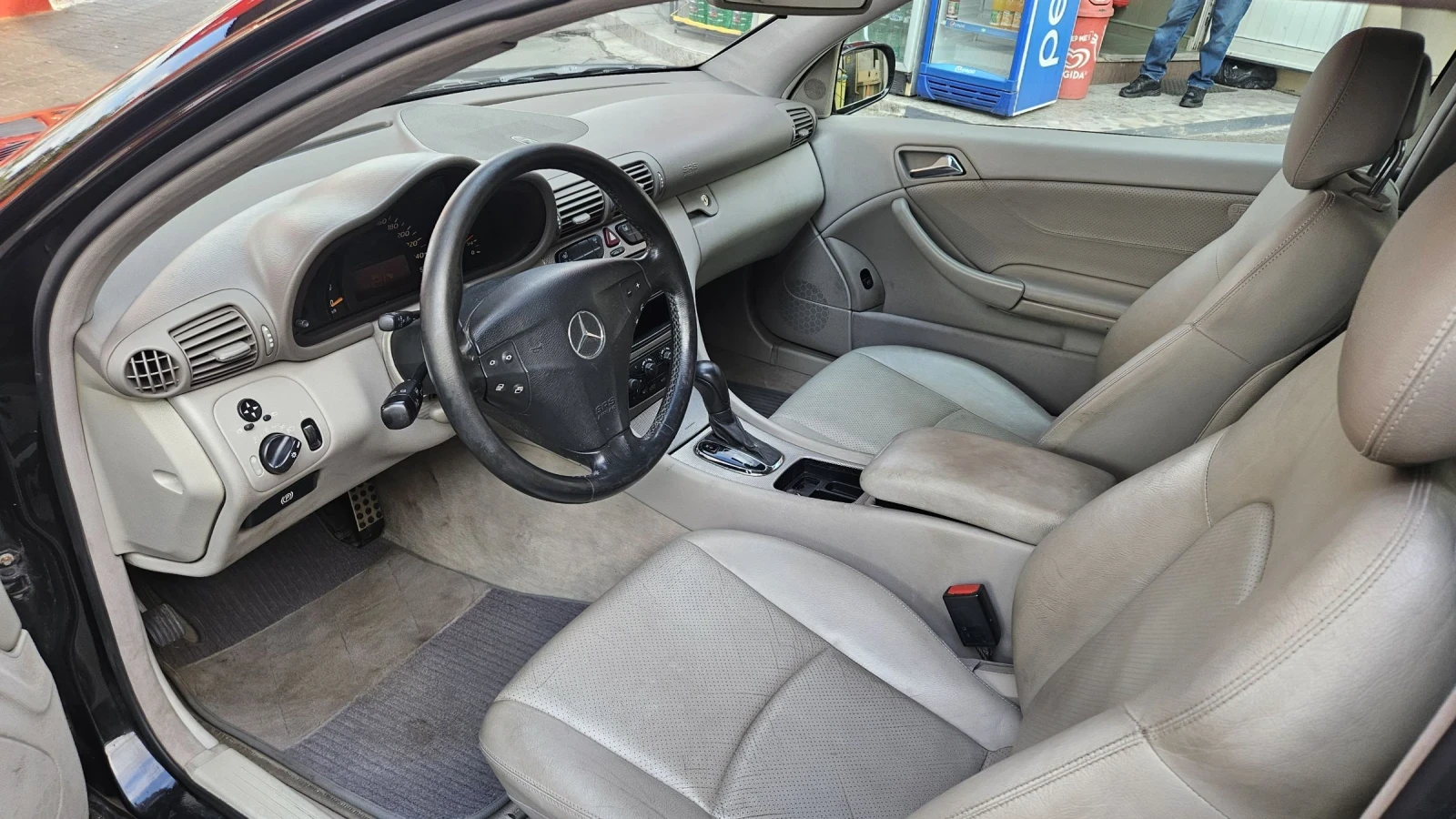 Mercedes-Benz C 220  - изображение 7