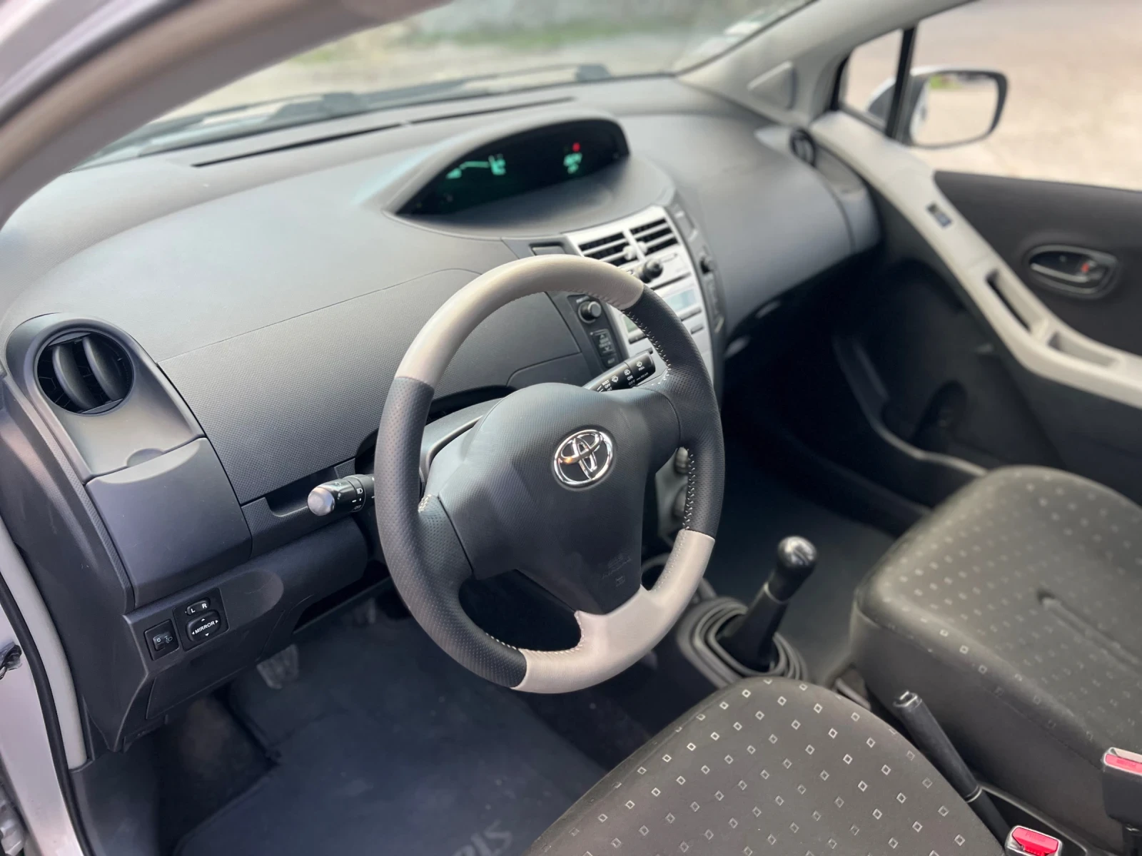 Toyota Yaris  | Mobile.bg   8