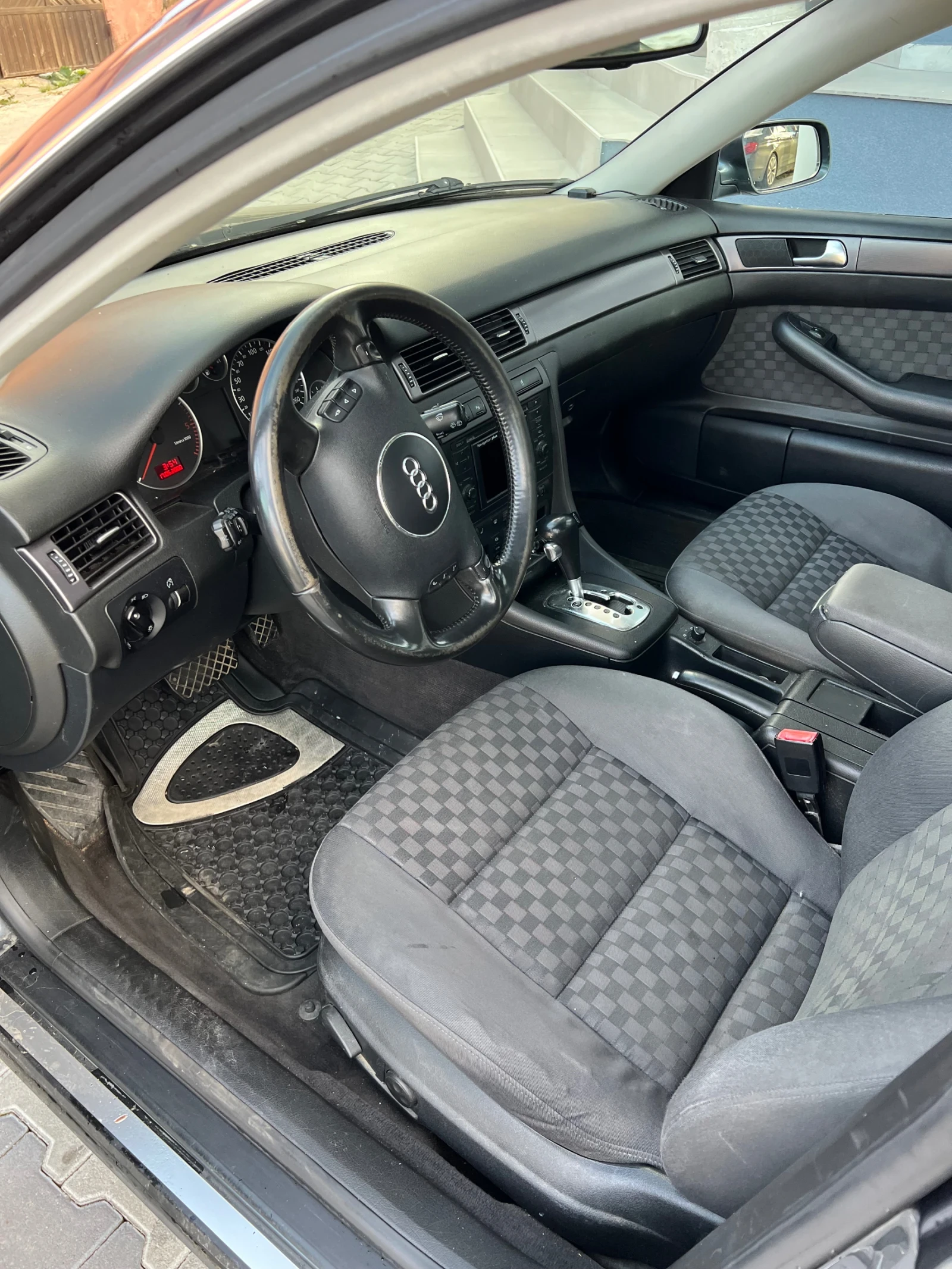 Audi A6, снимка 8 - Автомобили и джипове - 54022386