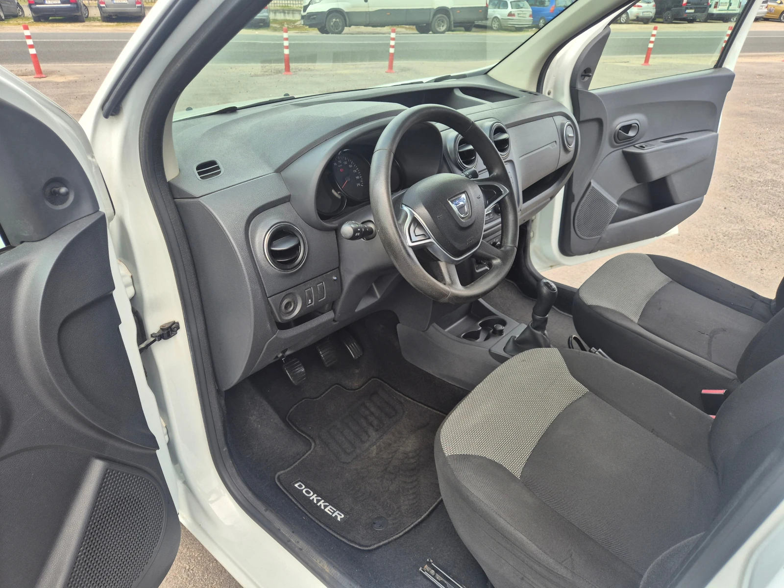 Dacia Dokker 1.5DCI 75кс., снимка 13 - Автомобили и джипове - 53974993