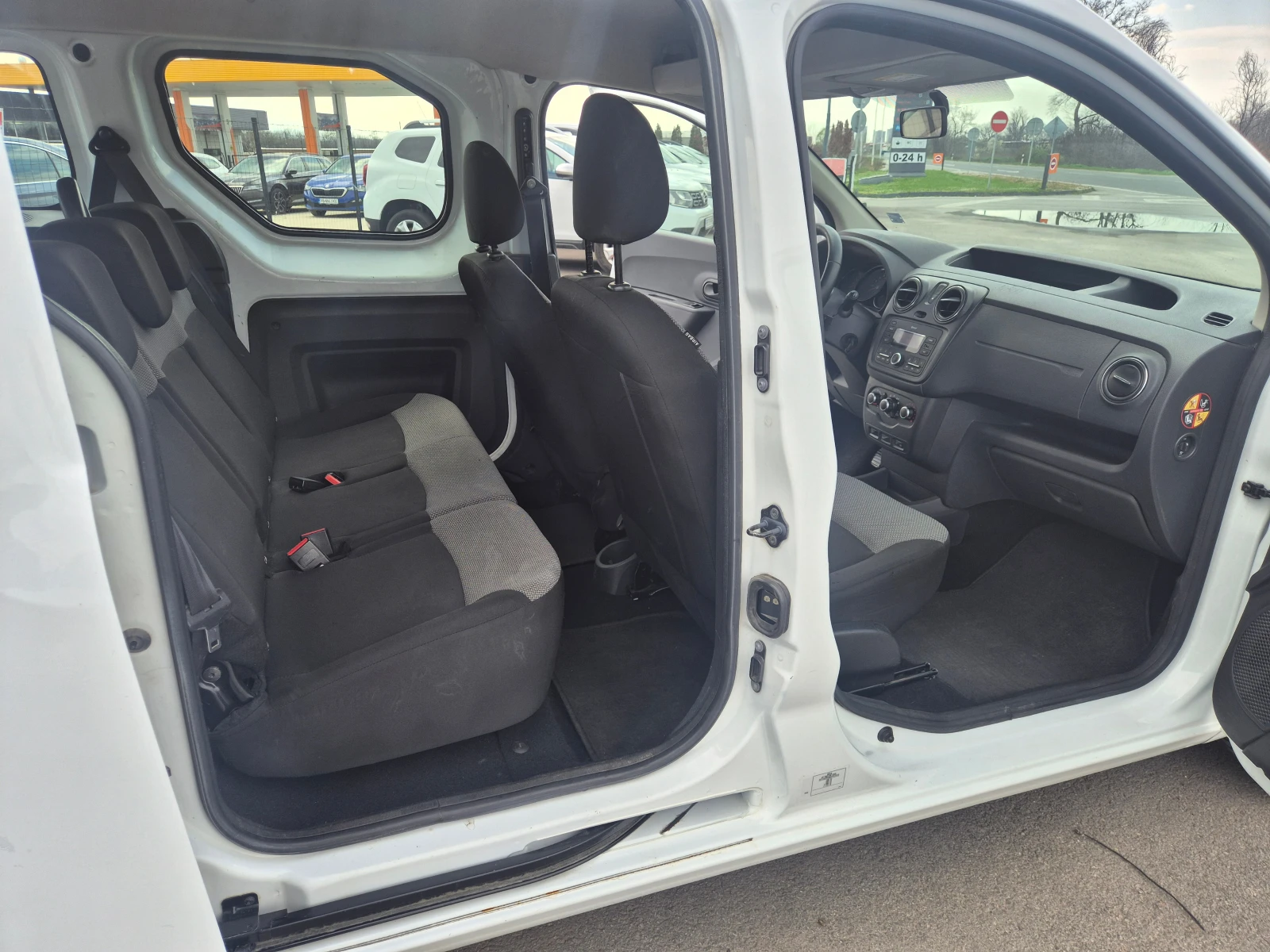 Dacia Dokker 1.5DCI 75кс., снимка 11 - Автомобили и джипове - 53974993