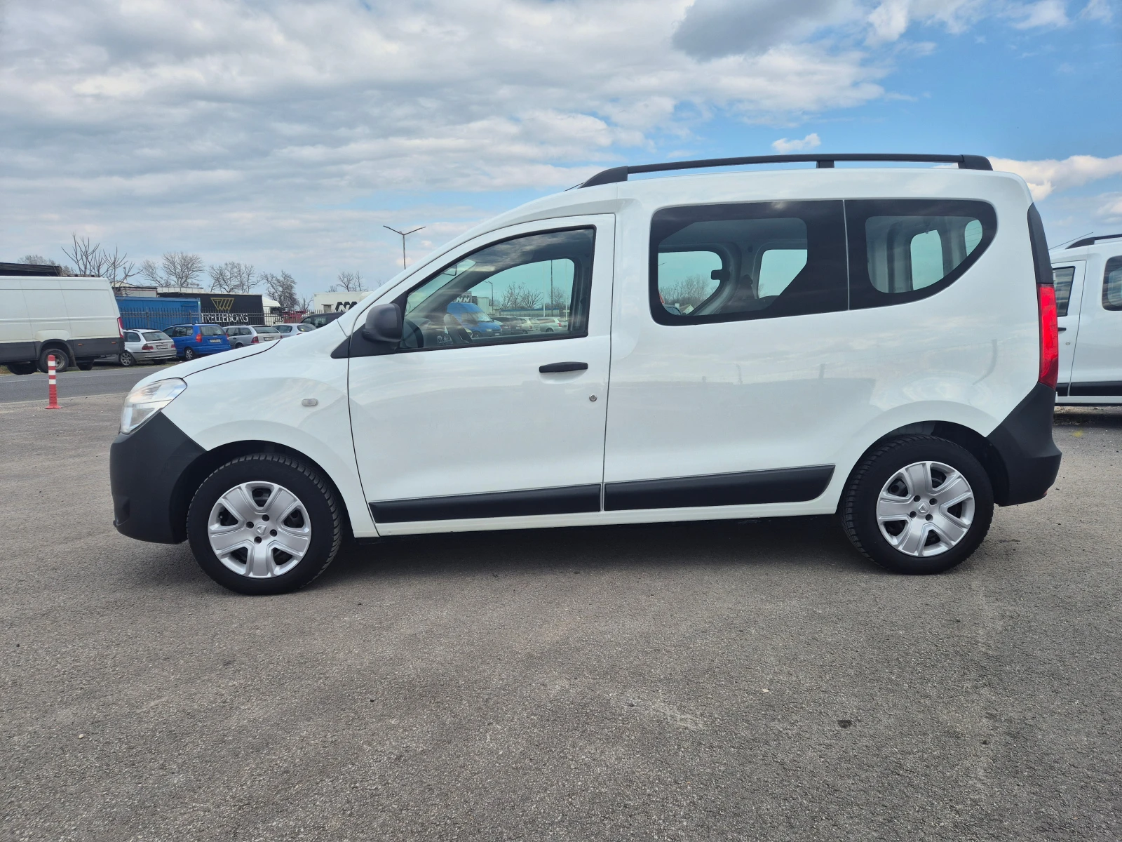 Dacia Dokker 1.5DCI 75кс., снимка 2 - Автомобили и джипове - 53974993