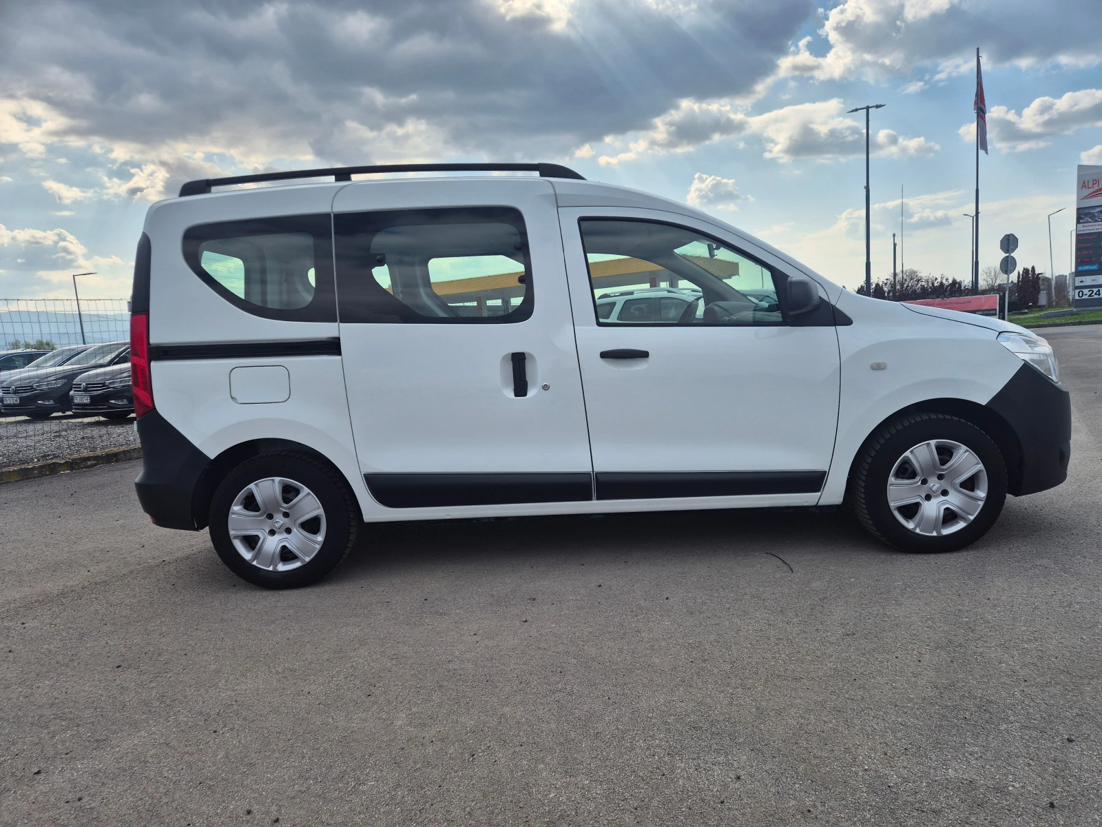 Dacia Dokker 1.5DCI 75кс., снимка 6 - Автомобили и джипове - 53974993