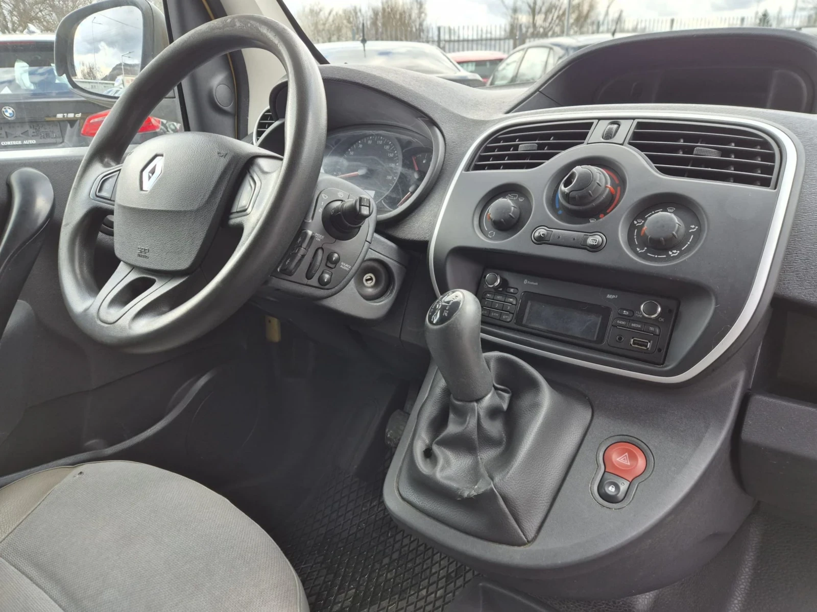 Renault Kangoo MAXXI , снимка 11 - Автомобили и джипове - 54030538