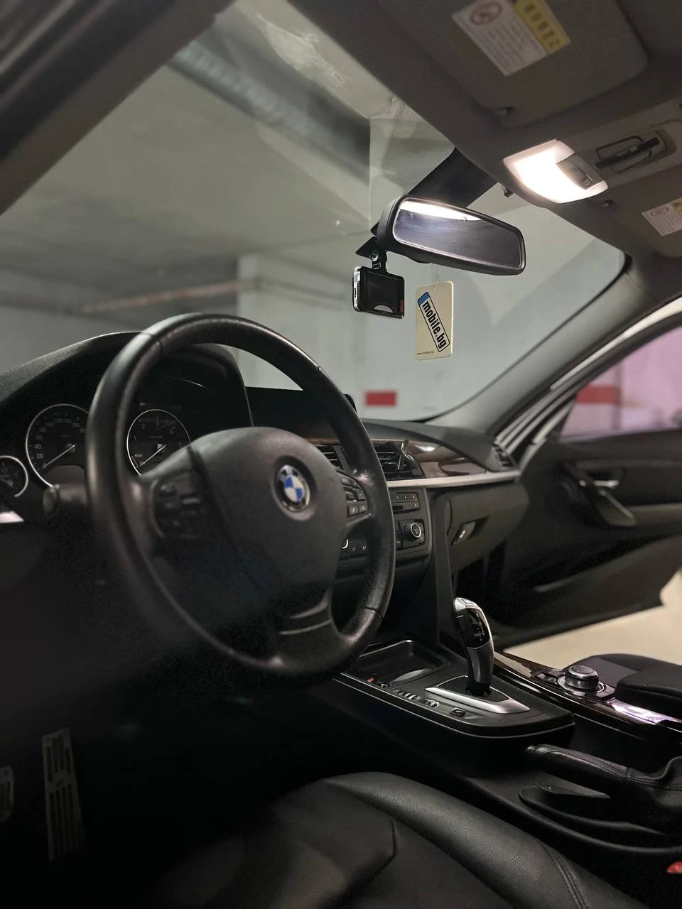 BMW 320 ВИДЕО/АВТОМАТ/HARMAN/АМБИЕНТ/БЕЗ ЗАБЕЛЕЖКА!!!, снимка 7 - Автомобили и джипове - 54623234