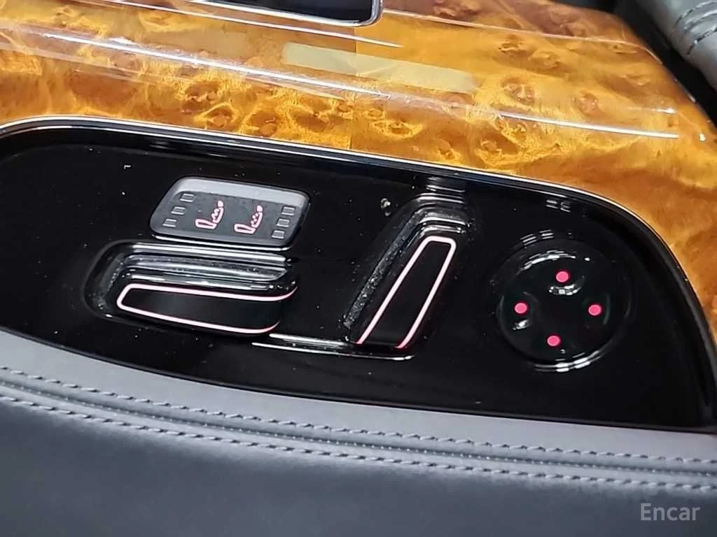 Audi A8 W12* ДИСТРОНИК* ОБДУХ* B AND O* 360* TV, снимка 11 - Автомобили и джипове - 54822174