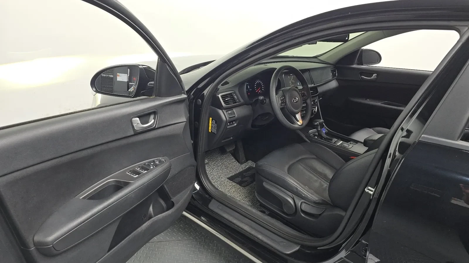 Kia K5 2.0* KEYLESS* , снимка 3 - Автомобили и джипове - 55319974