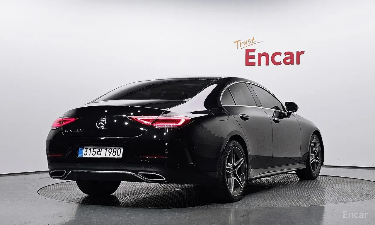Mercedes-Benz CLS 300 AMG-line, снимка 2 - Автомобили и джипове - 55405601