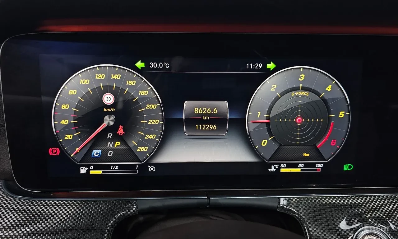 Mercedes-Benz CLS 300 AMG-line, снимка 8 - Автомобили и джипове - 55405601