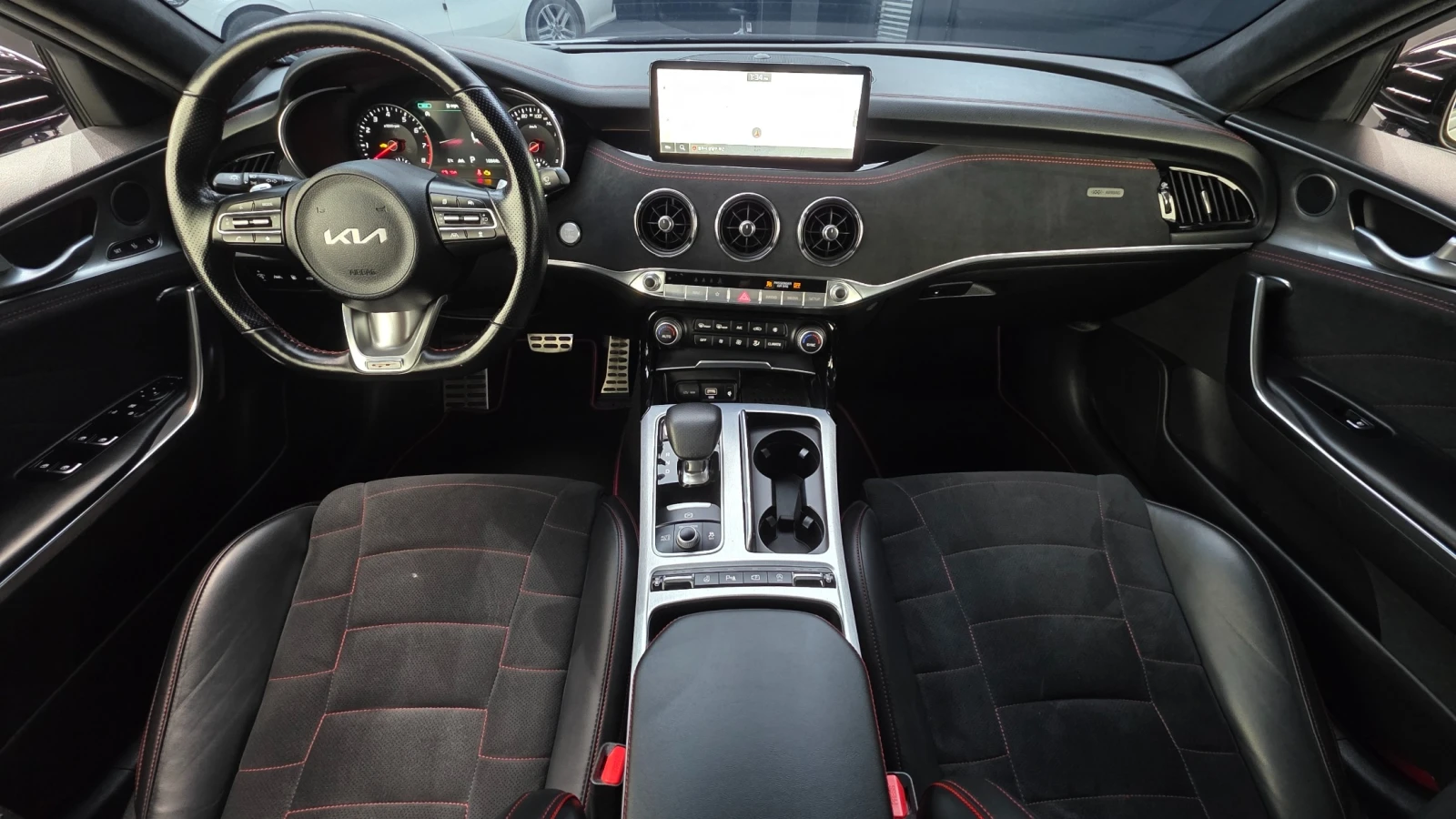 Kia Stinger 3.3 GT AWD Acro Edition, снимка 7 - Автомобили и джипове - 55559237