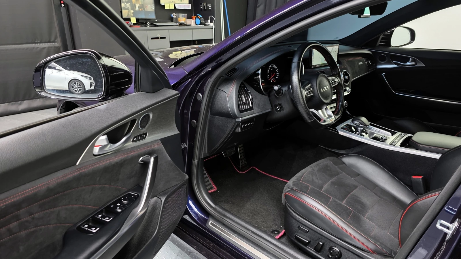 Kia Stinger 3.3 GT AWD Acro Edition, снимка 10 - Автомобили и джипове - 55559237