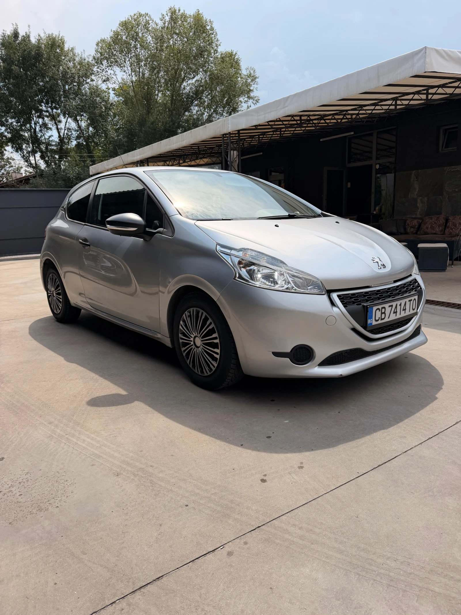 Peugeot 208 208 1.4hdi СЕРВИЗНА* ИСТОРИЯ, снимка 2 - Автомобили и джипове - 55800854