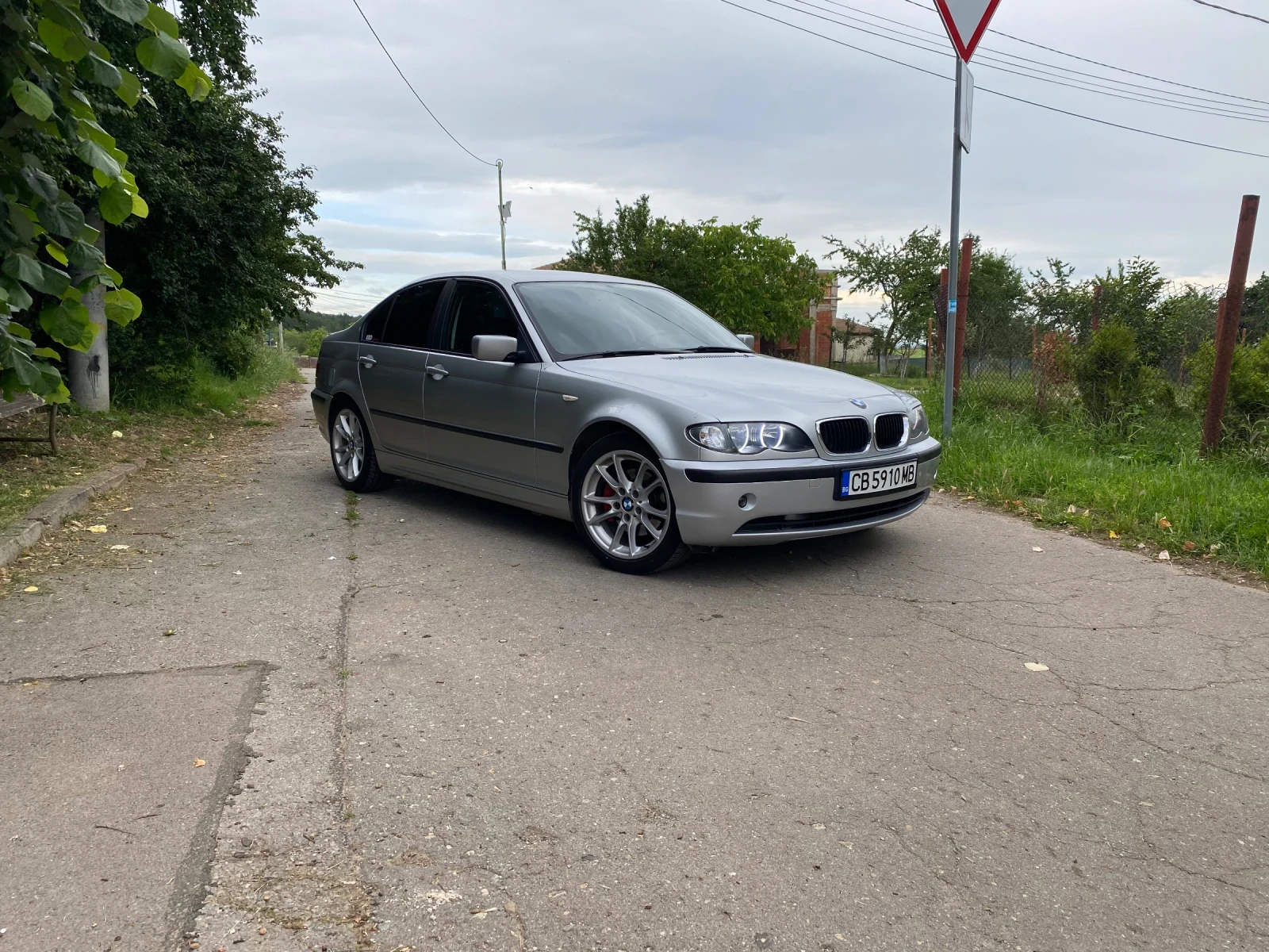 BMW 320 320d, снимка 11 - Автомобили и джипове - 55904878