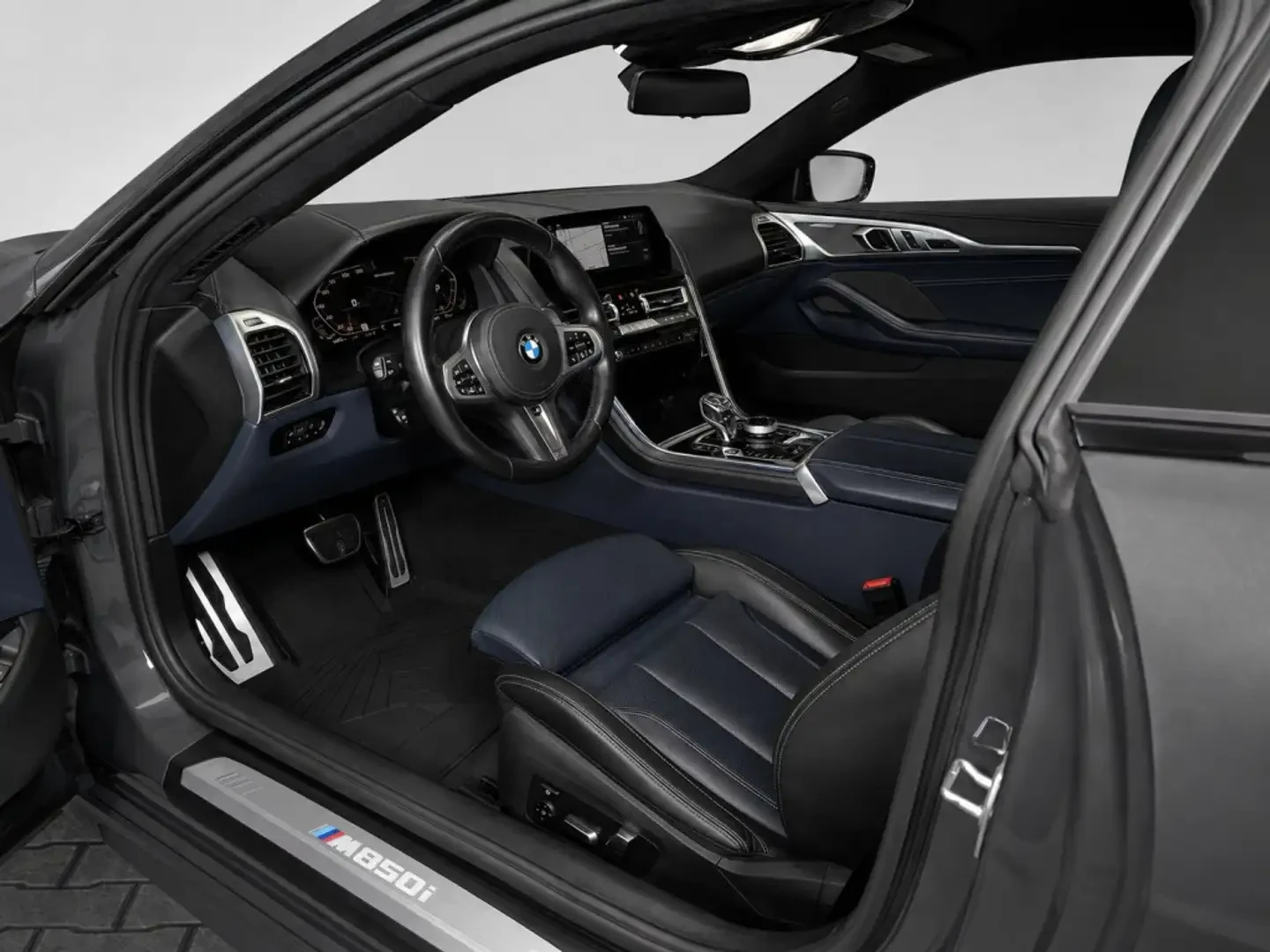 BMW 850 M* SPORT* XDRIVE* HARMON* KARDON* CARBON* ХЕДЪП* , снимка 13 - Автомобили и джипове - 56164191