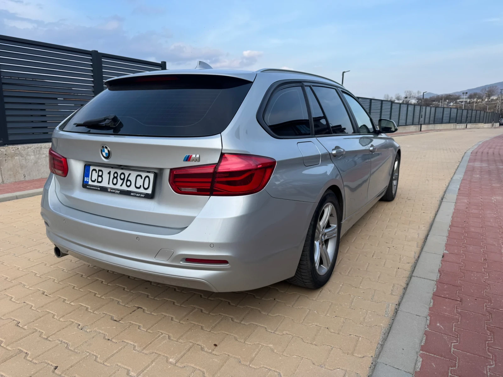 BMW 320 B47D20 FACELIFT , снимка 3 - Автомобили и джипове - 56707933