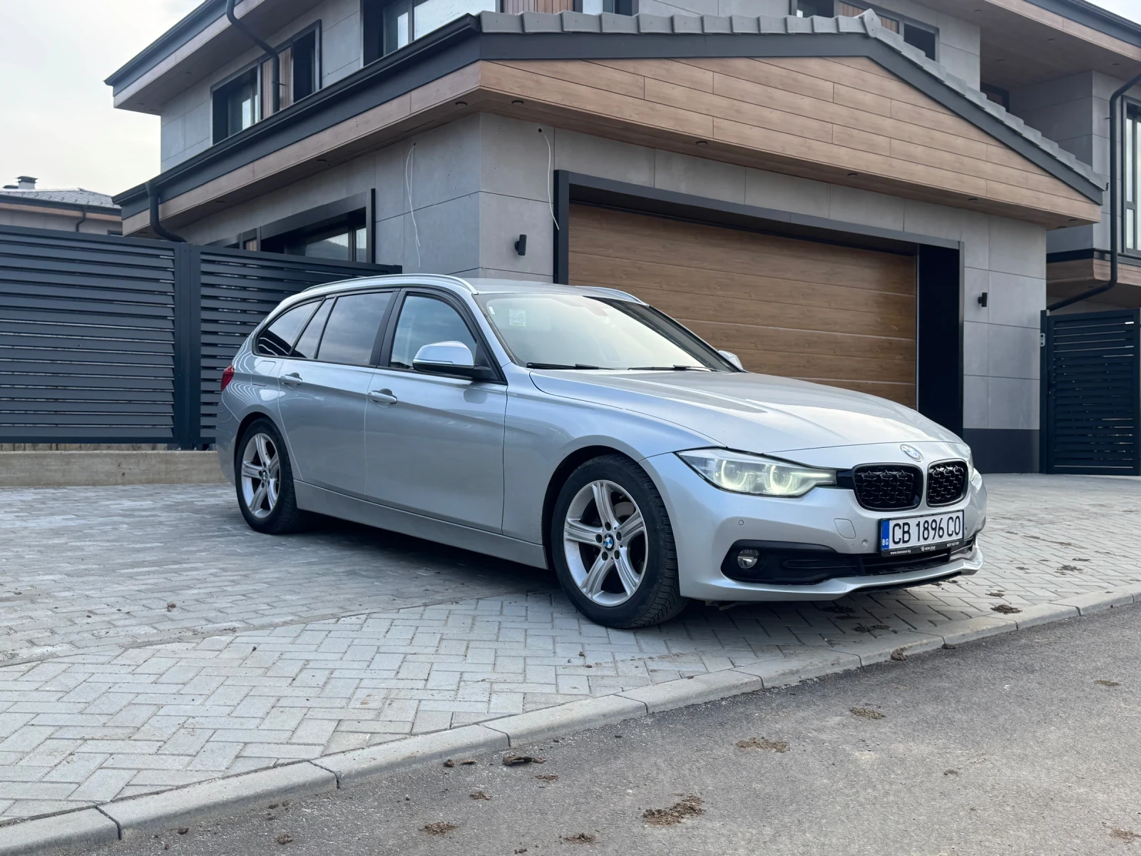 BMW 320 B47D20 FACELIFT , снимка 4 - Автомобили и джипове - 56707933