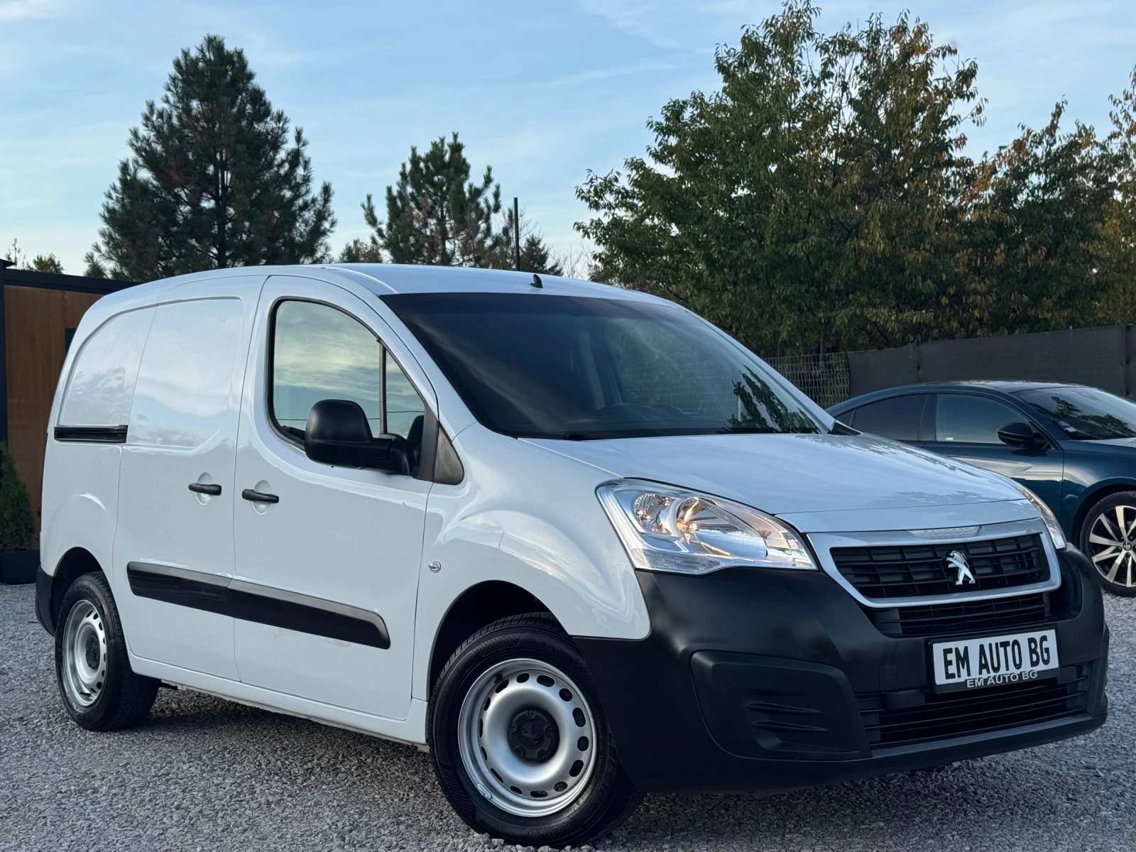 Peugeot Partner 1.6 BlueHdi Facelift /СОБСТВЕН ЛИЗИНГ/, снимка 3 - Автомобили и джипове - 56598566
