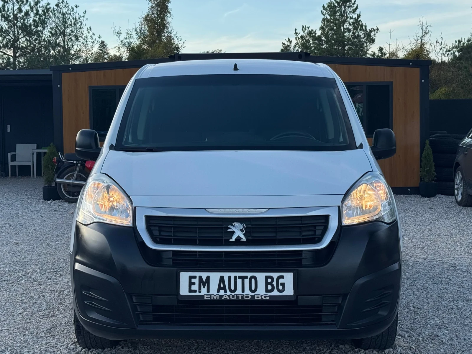 Peugeot Partner 1.6 BlueHdi Facelift /СОБСТВЕН ЛИЗИНГ/, снимка 2 - Автомобили и джипове - 56598566