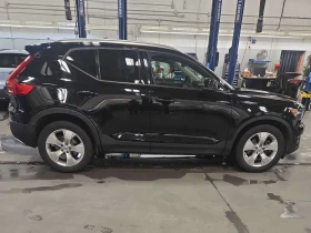 Volvo XC40 Momentum  CARFAX, снимка 3