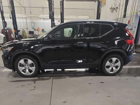Volvo XC40 Momentum  CARFAX, снимка 2