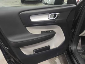Volvo XC40 Momentum  CARFAX - 13900 € / 27186.04 лв. - 32155451 13
