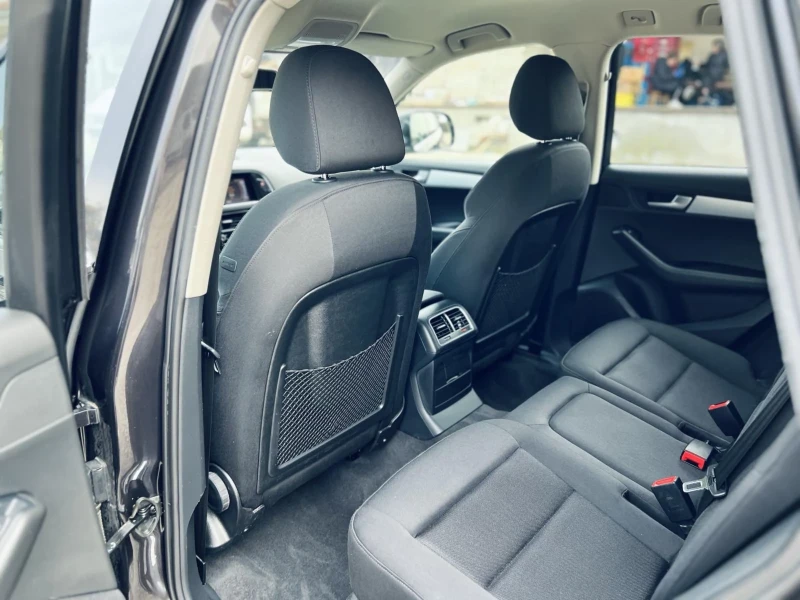 Audi Q5 2.OTDI, снимка 5 - Автомобили и джипове - 52724299