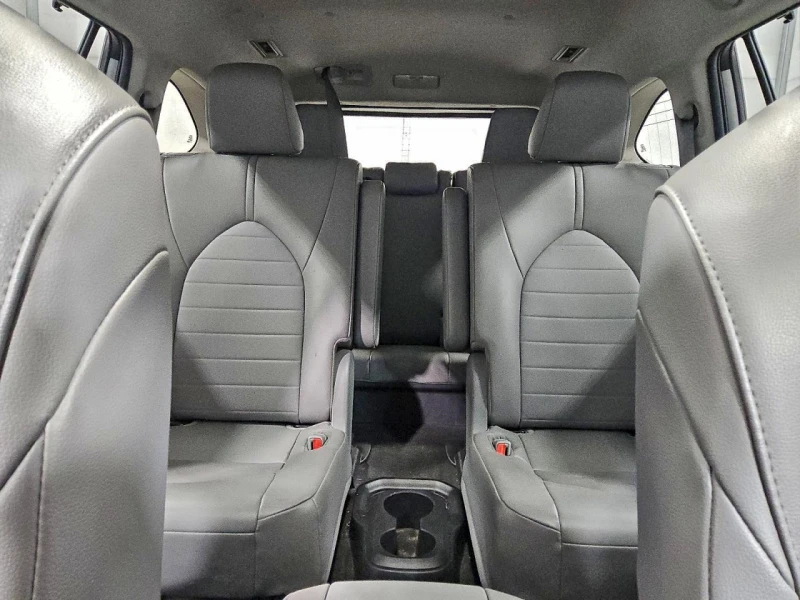 Toyota Highlander L* DISTRONIC* 8 МЕСТНА* KEYLESS* LED* , снимка 10 - Автомобили и джипове - 52740560