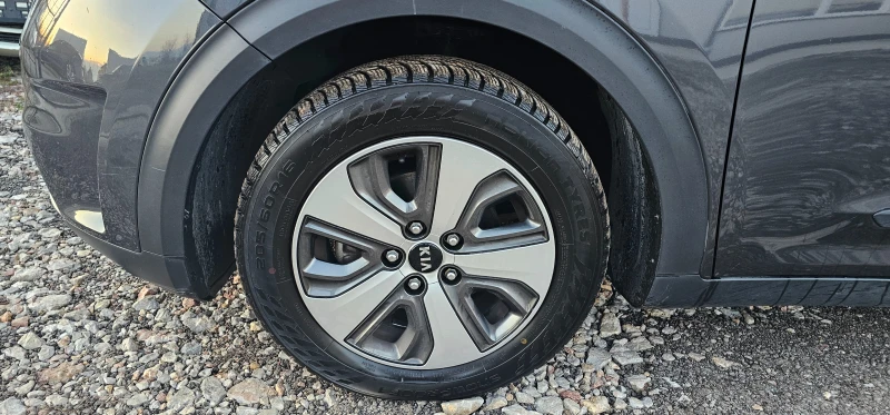 Kia Niro 1.6i Hybrid 105кс 2019г, снимка 15 - Автомобили и джипове - 52759511
