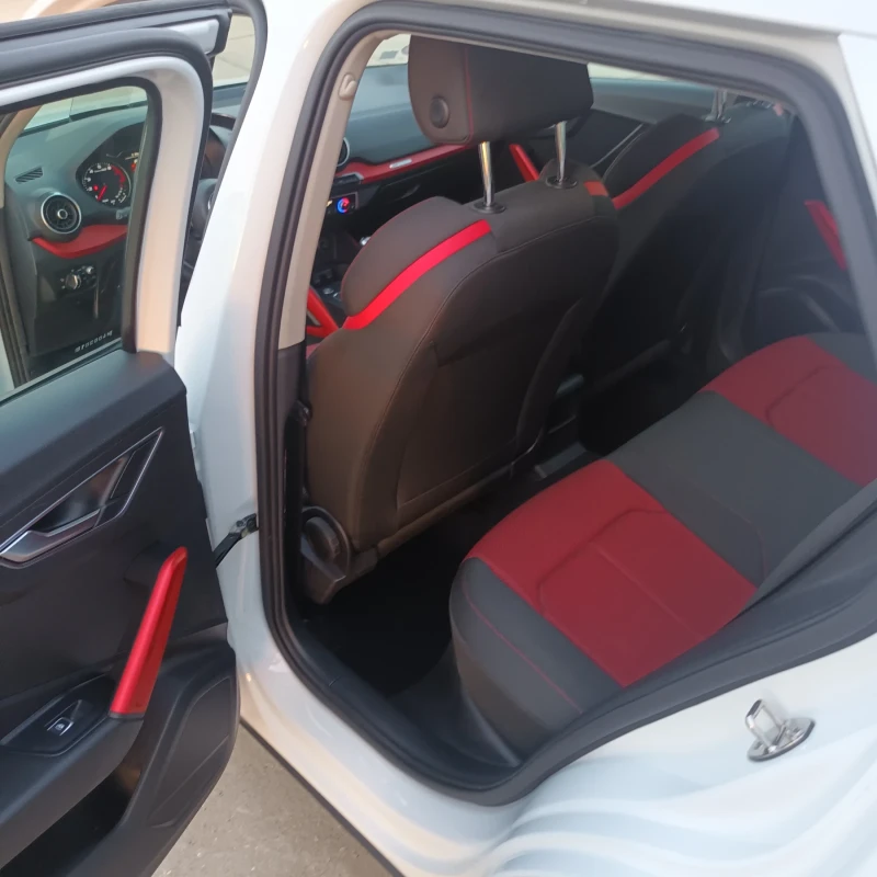 Audi Q2, снимка 10 - Автомобили и джипове - 52898859