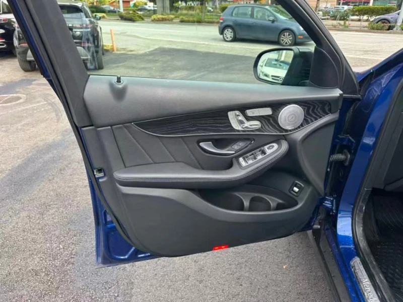 Mercedes-Benz GLC 300 COUPE С РЕГИСТРАЦИЯ & АВТО КРЕДИТ, снимка 9 - Автомобили и джипове - 53523859