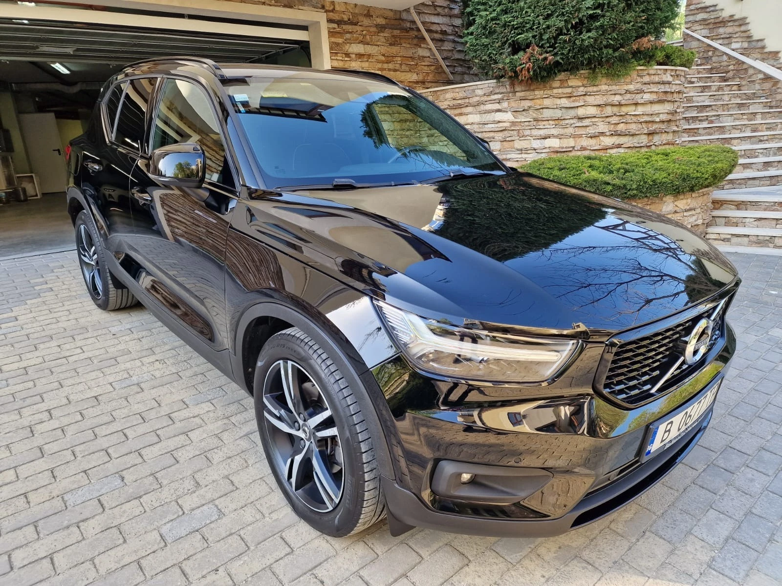 Volvo XC40 D4 4WD R-Design With Lava - изображение 2