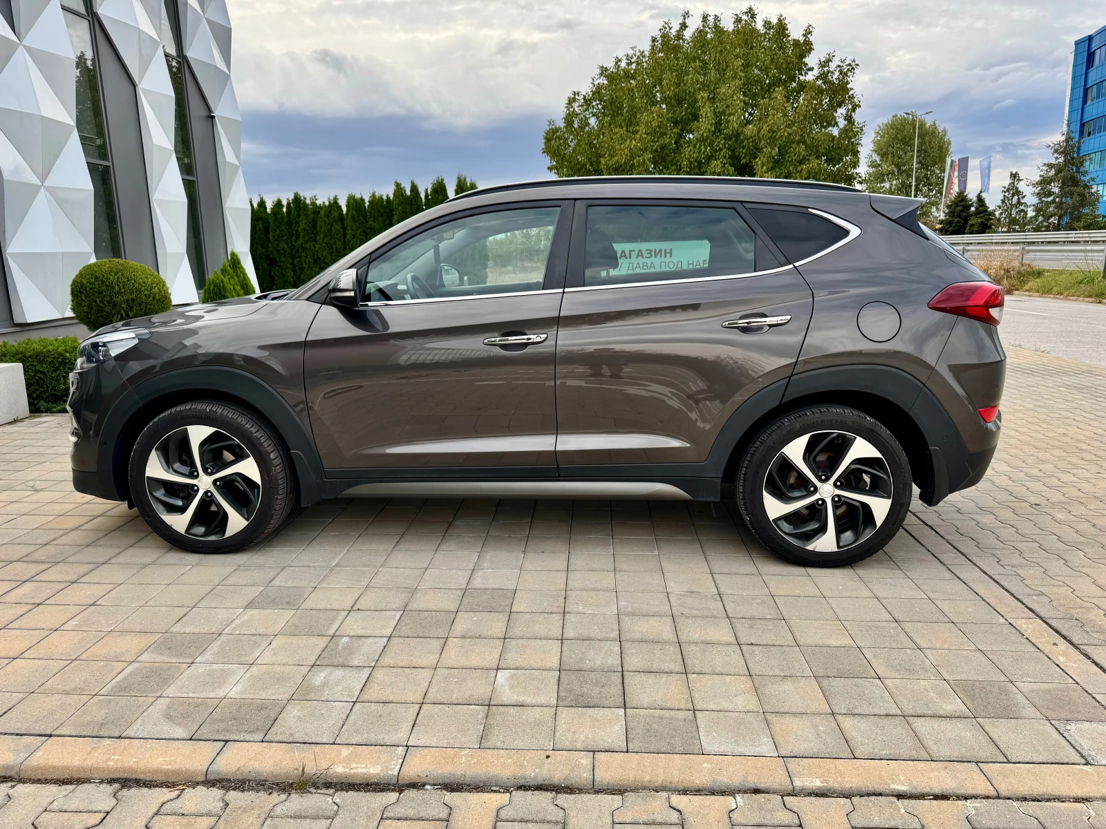 Hyundai Tucson PREMIUM-4X4-ОБДУХВАНЕ-ПАНОРАМА-КАМЕРА-ПАМЕТ- - изображение 8