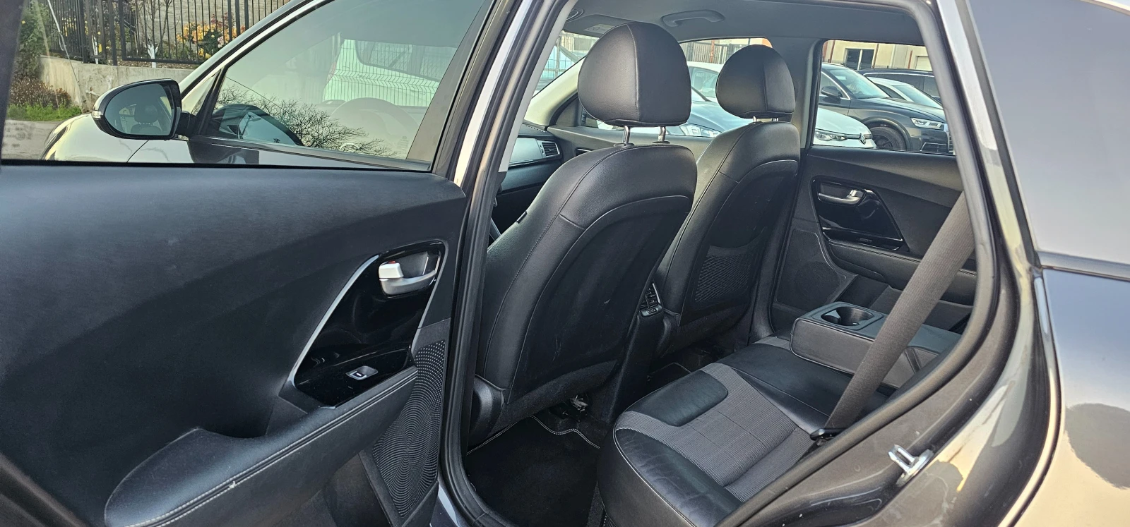 Kia Niro 1.6i Hybrid 105кс 2019г - изображение 10