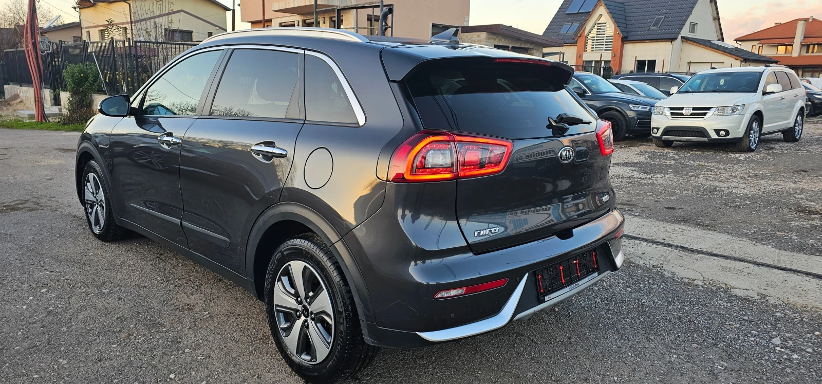 Kia Niro 1.6i Hybrid 105кс 2019г - изображение 9