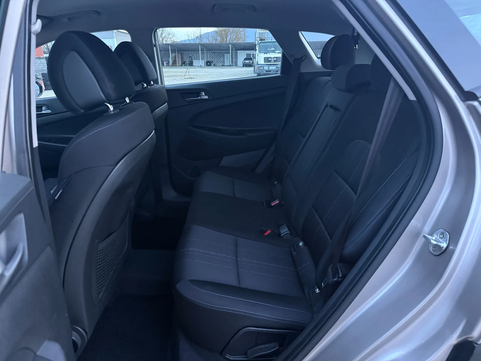 Hyundai Tucson 1.7 CRDI 169000km/Собствен лизинг - изображение 10