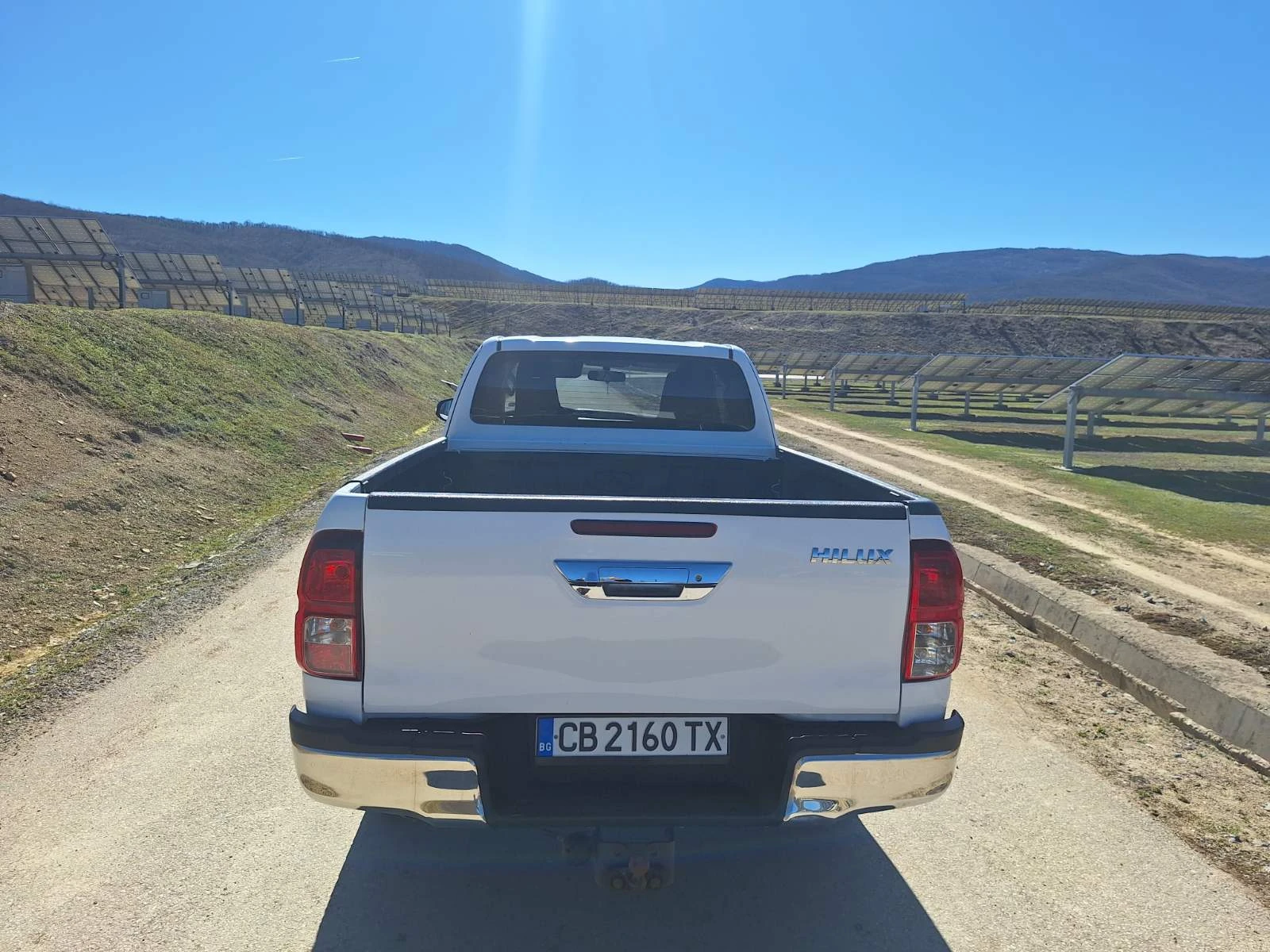Toyota Hilux 2.4 D4-D, снимка 6 - Автомобили и джипове - 53814821