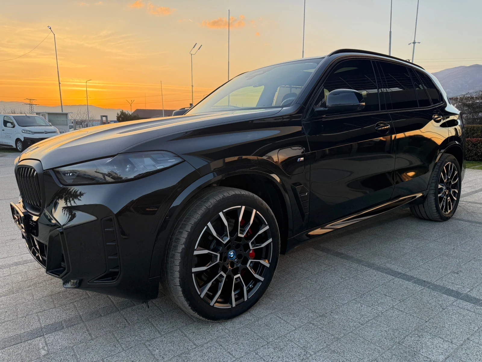 BMW X5 50e Xdrive Individual, снимка 4 - Автомобили и джипове - 53829168