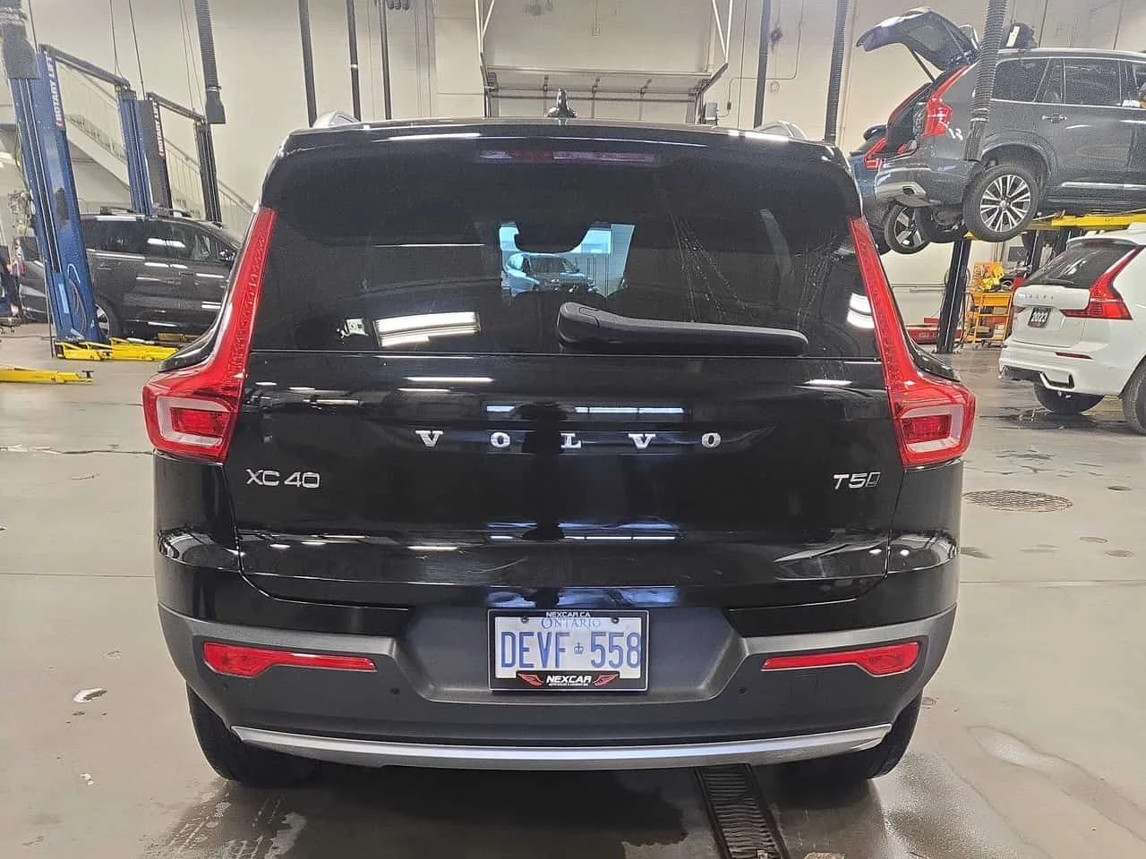 Volvo XC40 Momentum  CARFAX, снимка 4 - Автомобили и джипове - 54014855