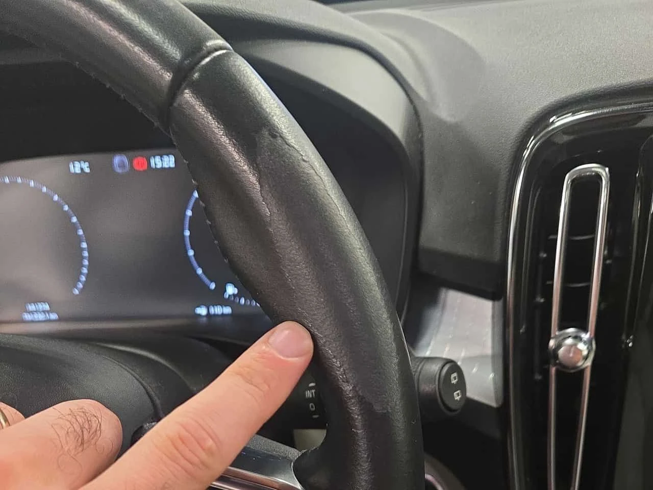 Volvo XC40 Momentum  CARFAX, снимка 10 - Автомобили и джипове - 54014855