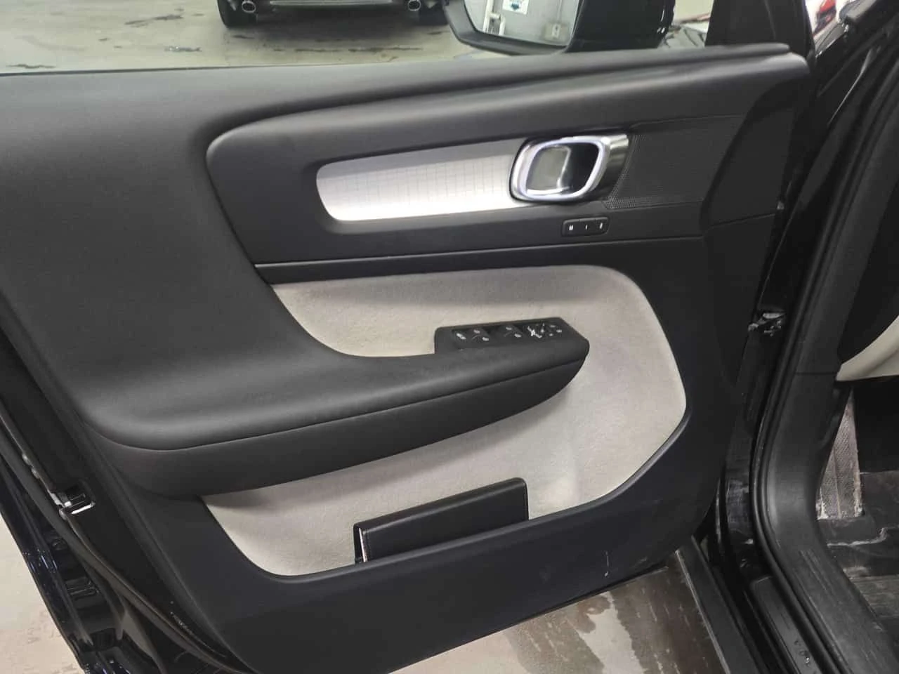 Volvo XC40 Momentum  CARFAX, снимка 13 - Автомобили и джипове - 54014855