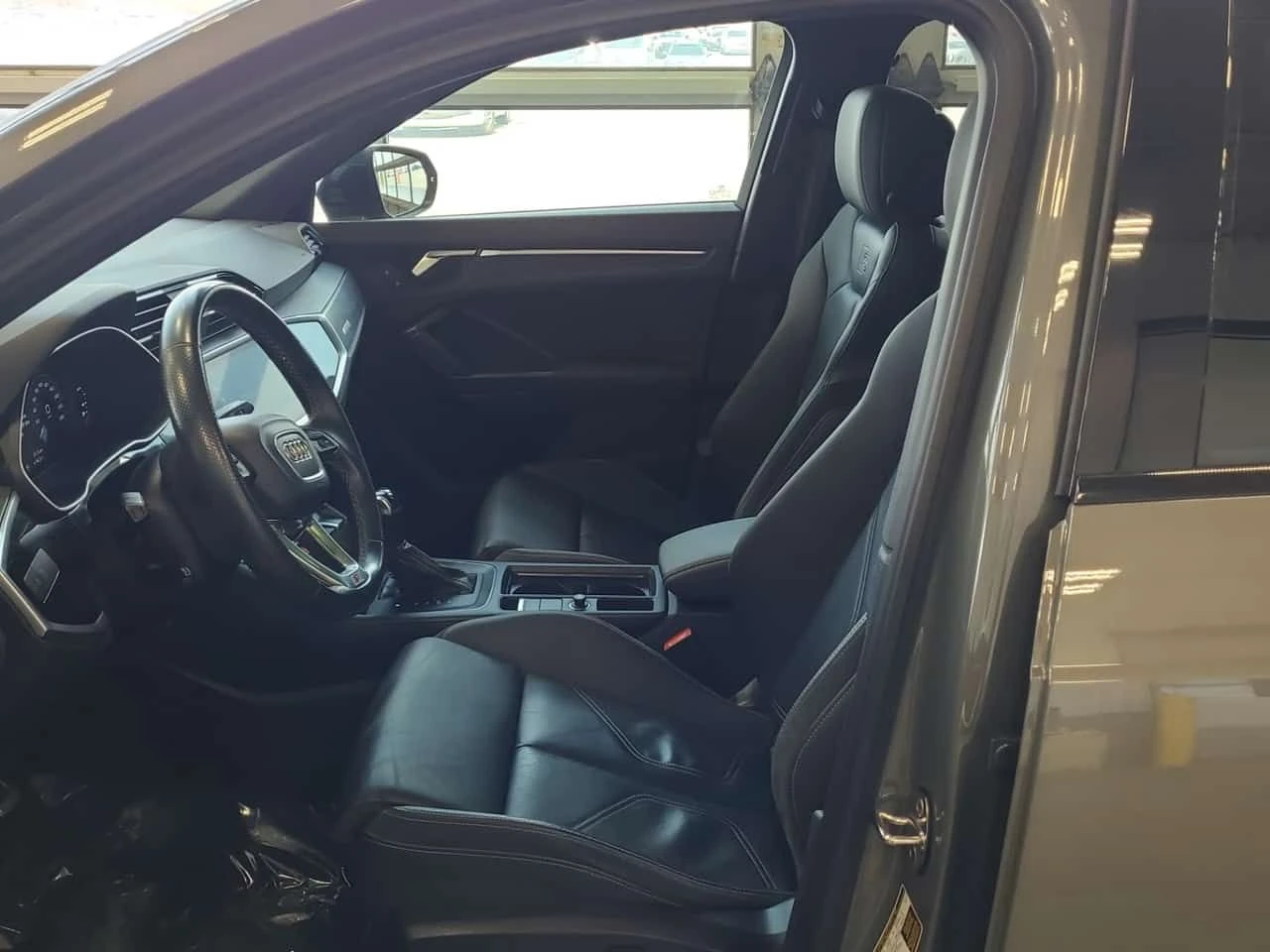 Audi Q3 * S LINE * ПАНОРАМА* ПОДГРЕВ* , снимка 9 - Автомобили и джипове - 54034313