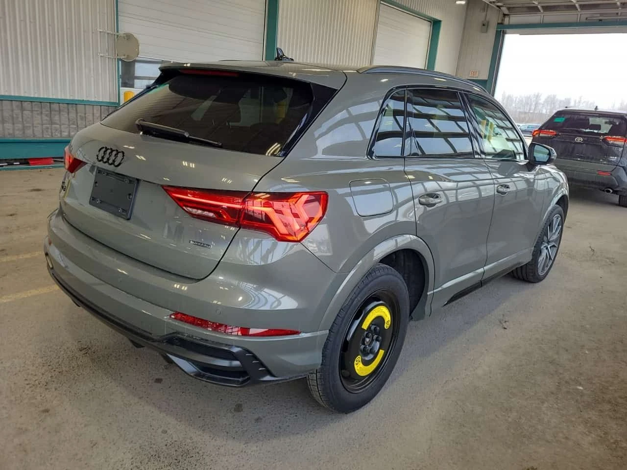 Audi Q3 * S LINE * ПАНОРАМА* ПОДГРЕВ* , снимка 5 - Автомобили и джипове - 54034313