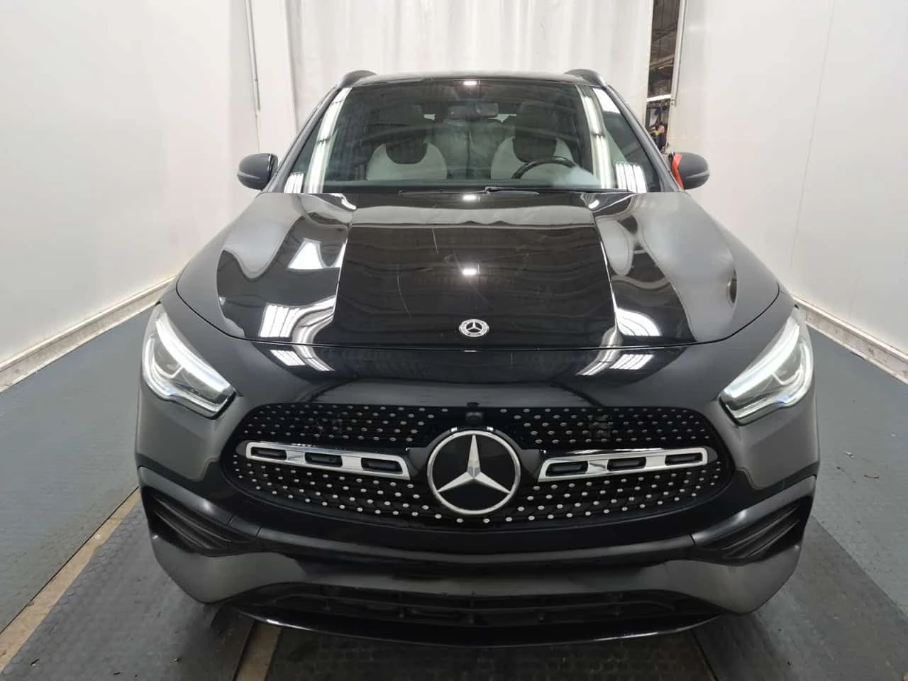 Mercedes-Benz GLA 250 /DISTRONIC/CARFAX/360, снимка 6 - Автомобили и джипове - 54156681