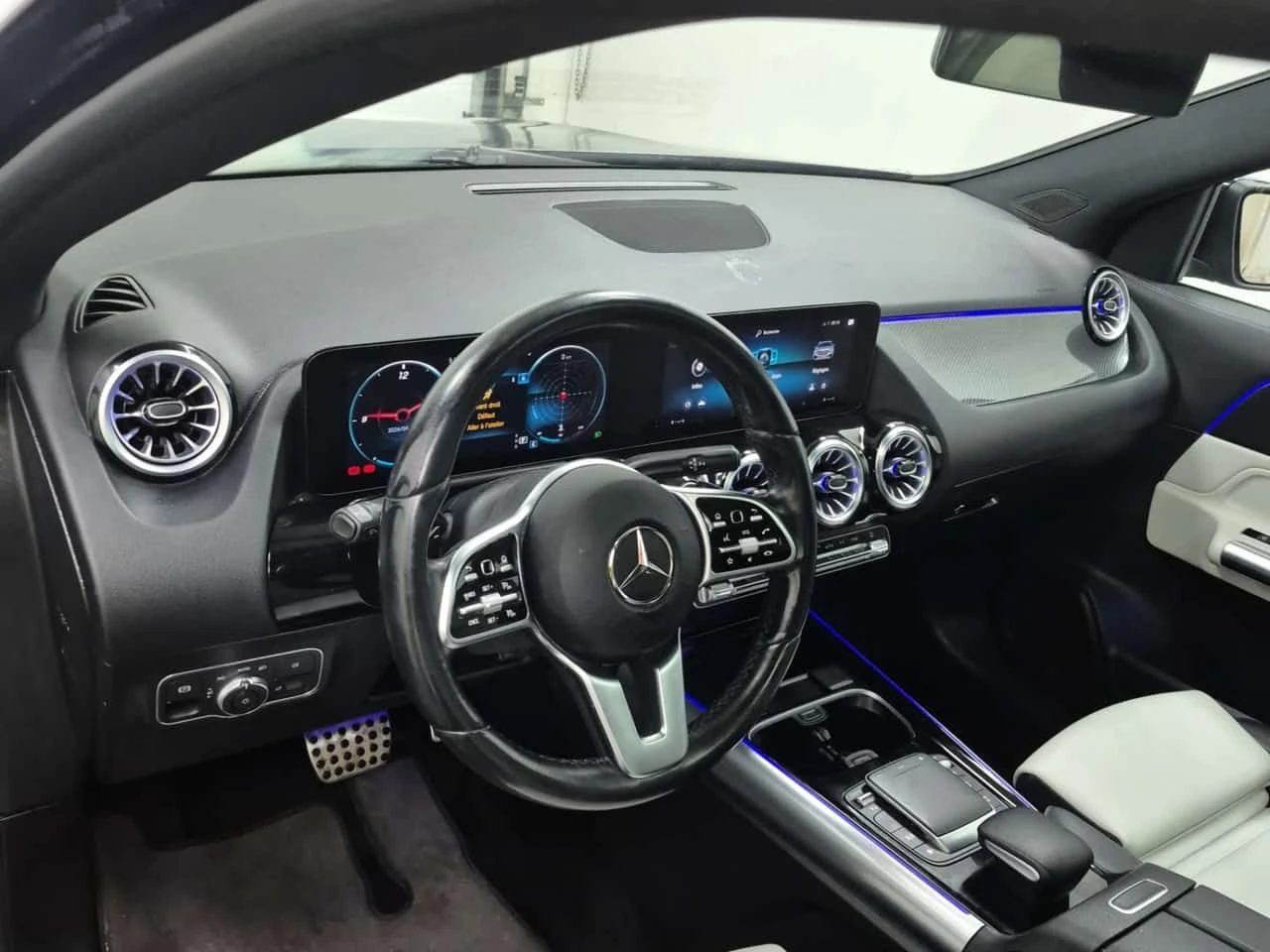 Mercedes-Benz GLA 250 /DISTRONIC/CARFAX/360, снимка 5 - Автомобили и джипове - 54156681