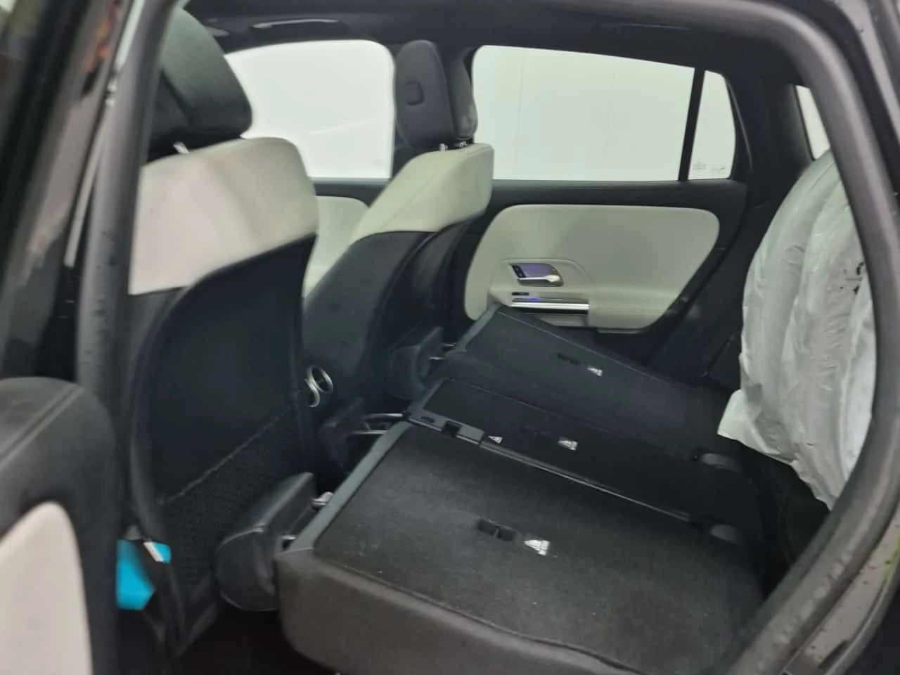 Mercedes-Benz GLA 250 /DISTRONIC/CARFAX/360, снимка 3 - Автомобили и джипове - 54156681